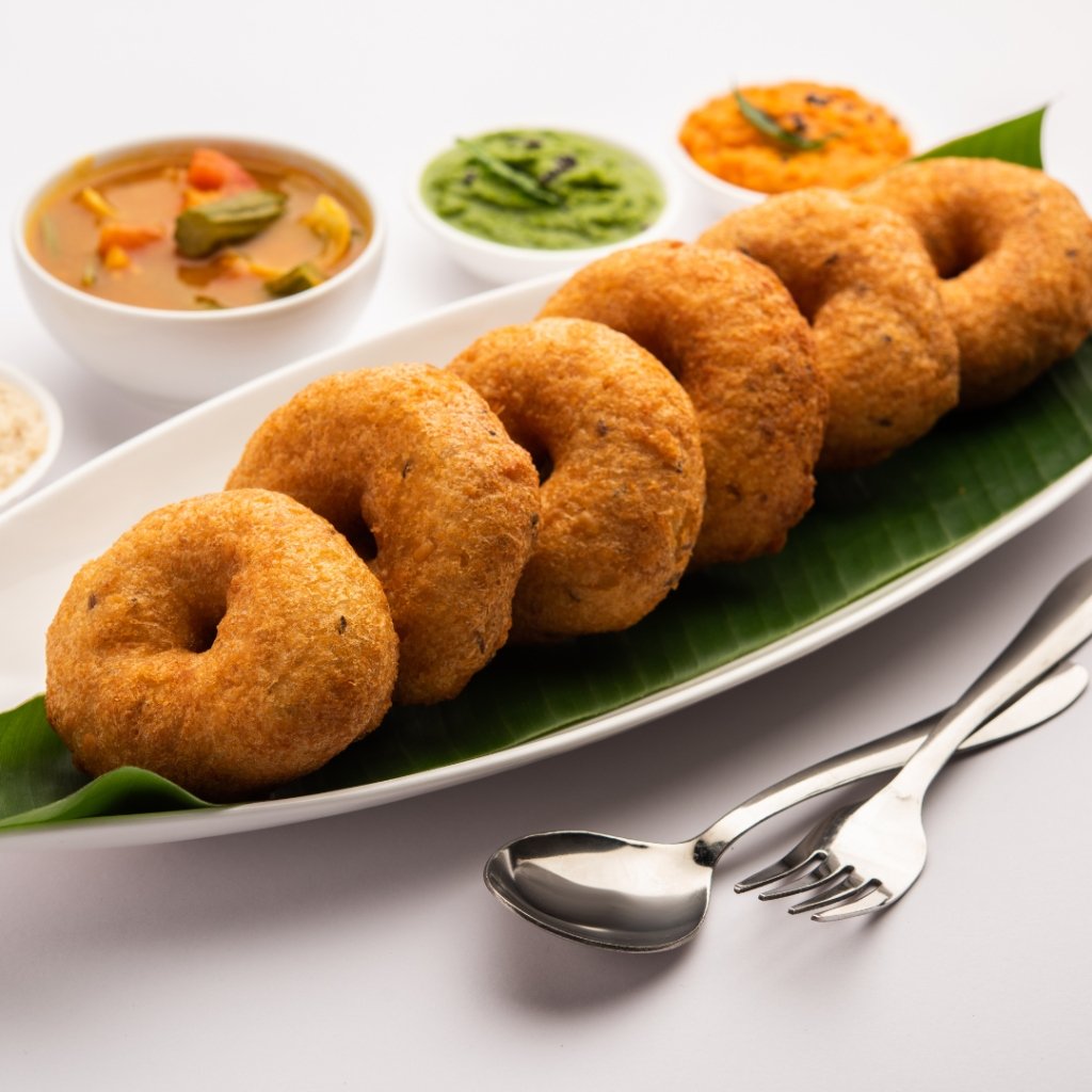 Crispy Golden Medu Vada with Sambar and Chutneys at Panchalee Pure Veg JM Road Pune